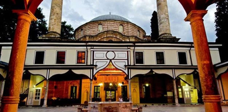 Osmanlı Minaresi Neden Eğri?