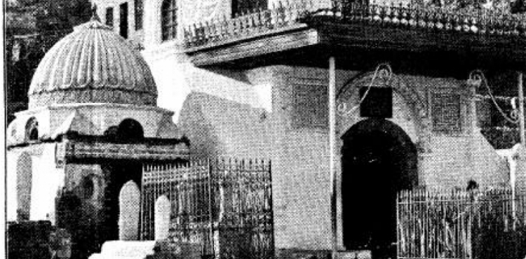 İlk Yıkılan Türbe